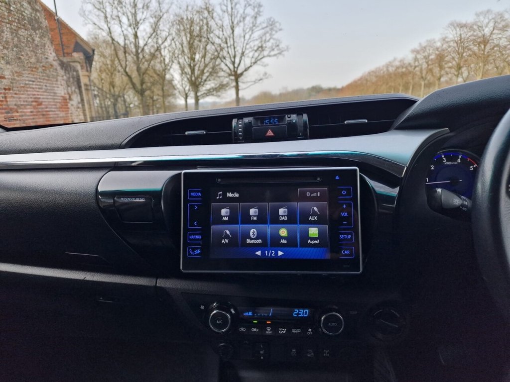 Used Toyota Hilux 2017 for sale - 77786012: Photo 11