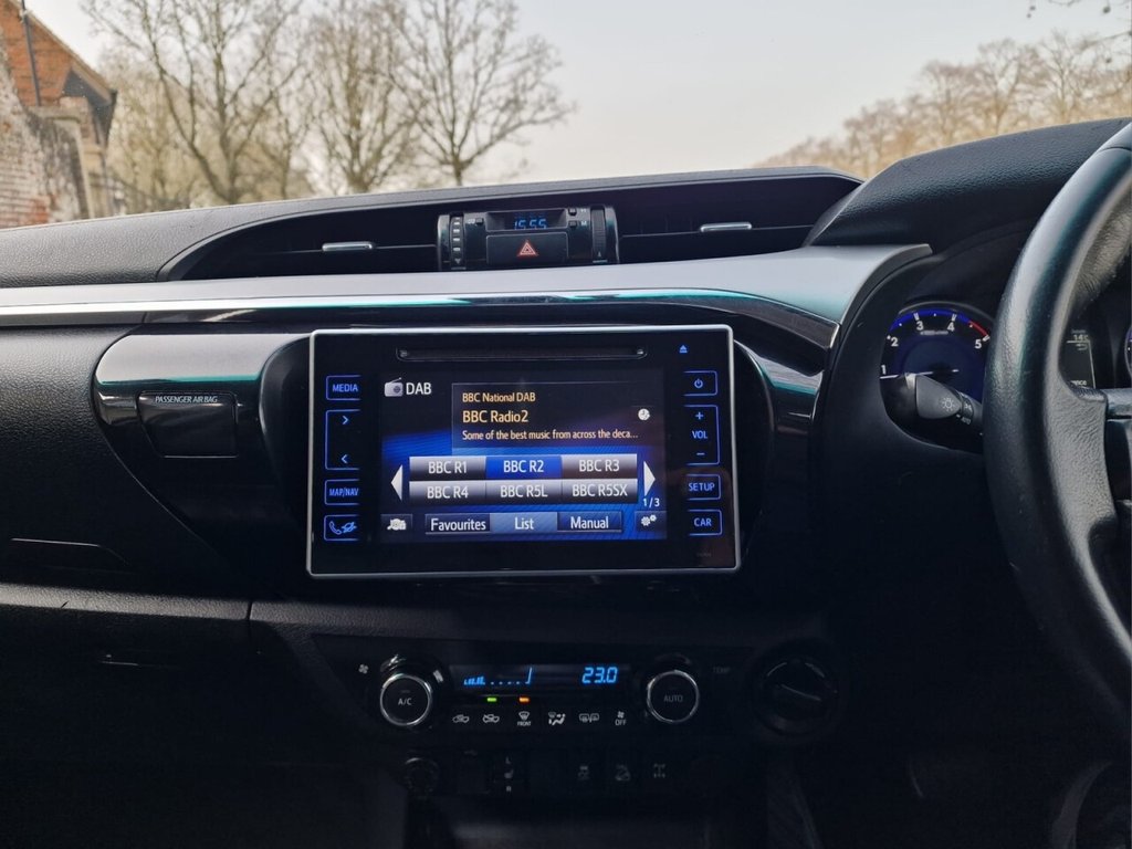 Used Toyota Hilux 2017 for sale - 77786012: Photo 13