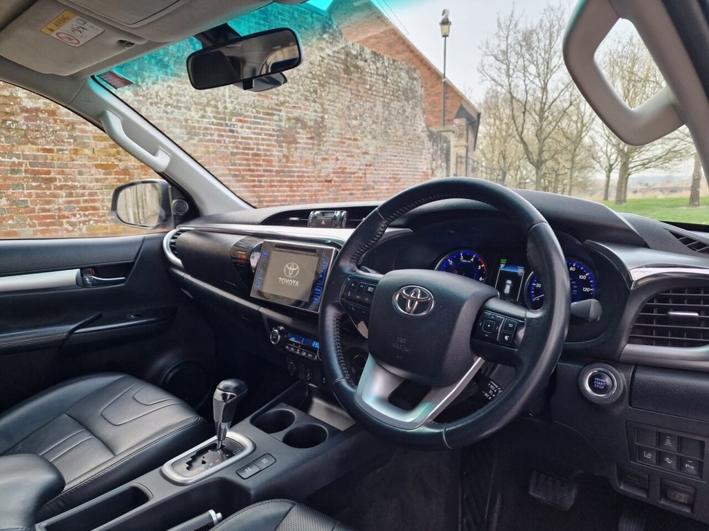 Used Toyota Hilux 2017 for sale - 77786012: Photo 14