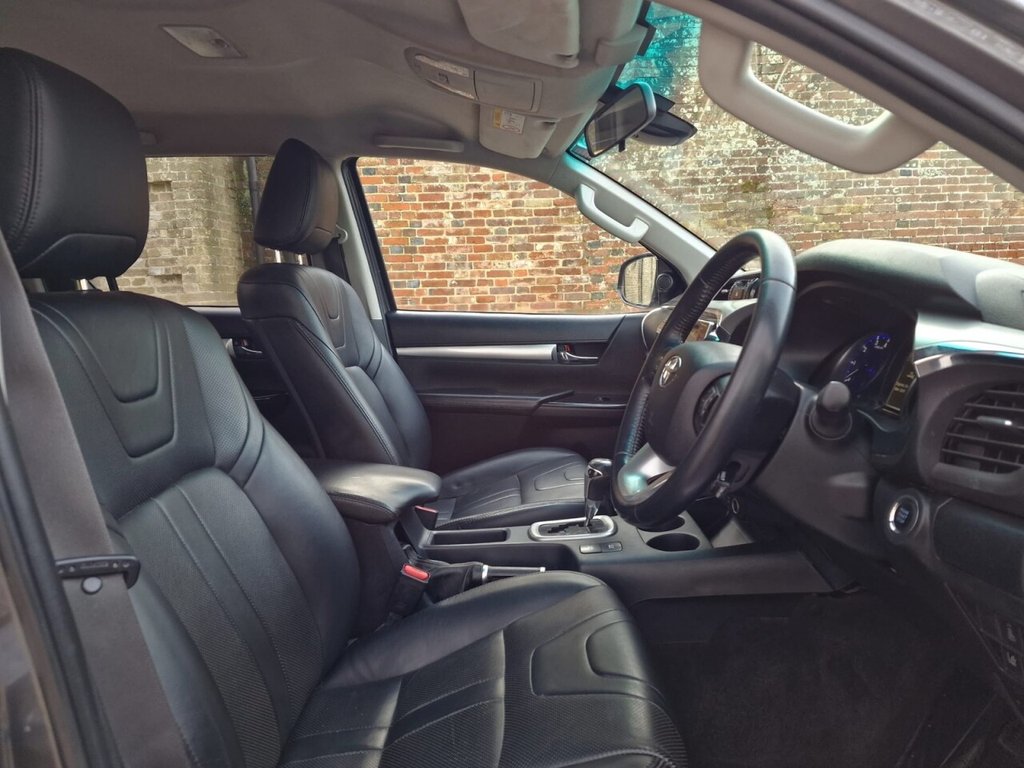 Used Toyota Hilux 2017 for sale - 77786012: Photo 7