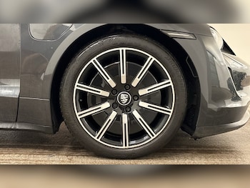 Used Porsche Taycan 2021 for sale - 78172502: Photo