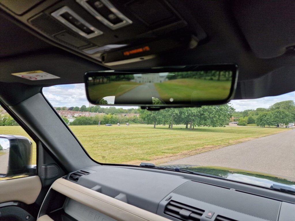 Used Land Rover Defender 2021 for sale - 76716268: Photo 13