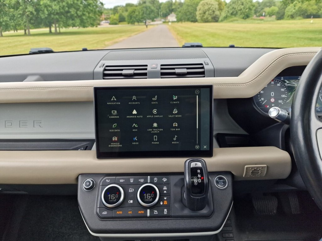 Used Land Rover Defender 2021 for sale - 76716268: Photo 14