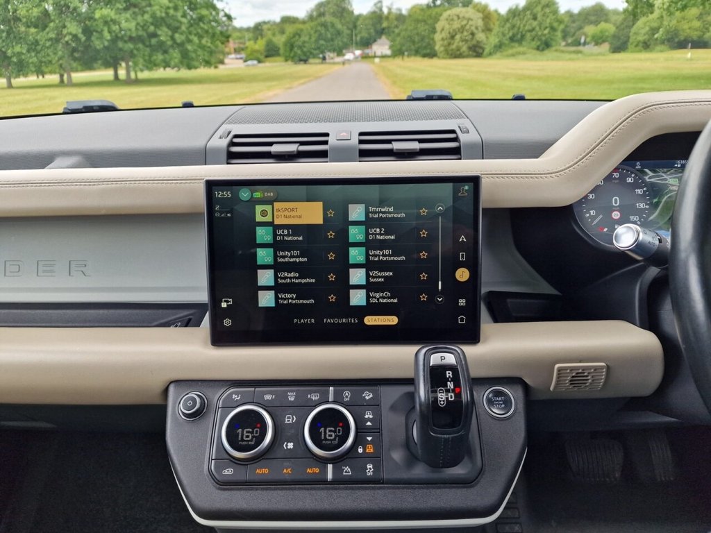 Used Land Rover Defender 2021 for sale - 76716268: Photo 15