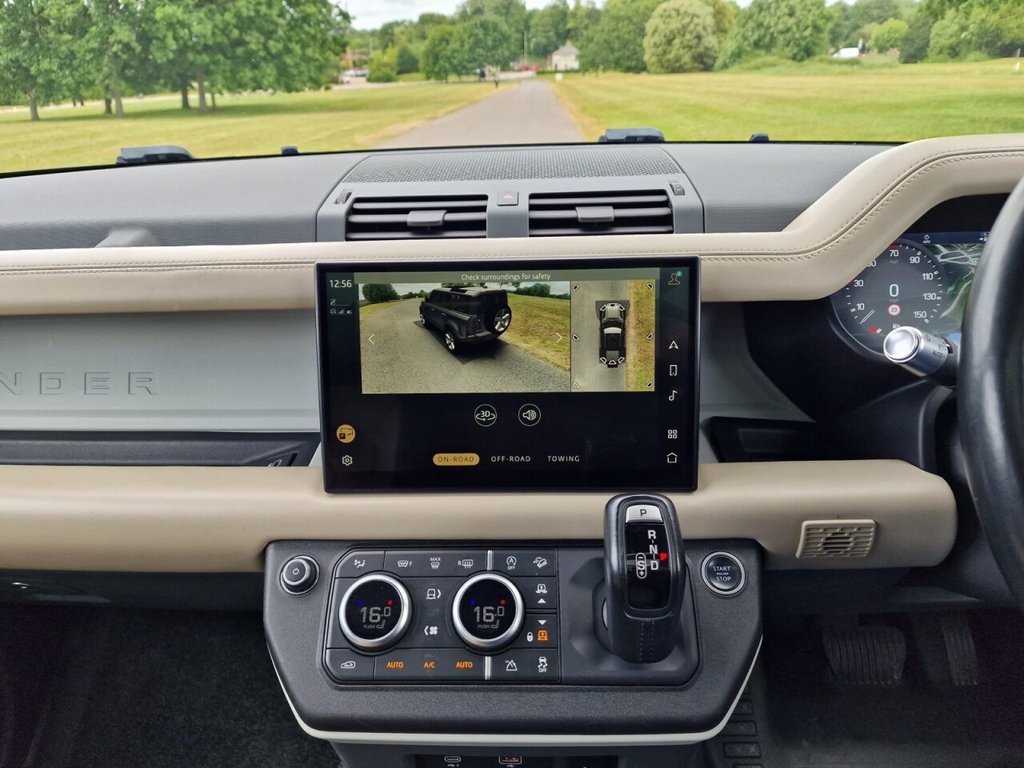 Used Land Rover Defender 2021 for sale - 76716268: Photo 16