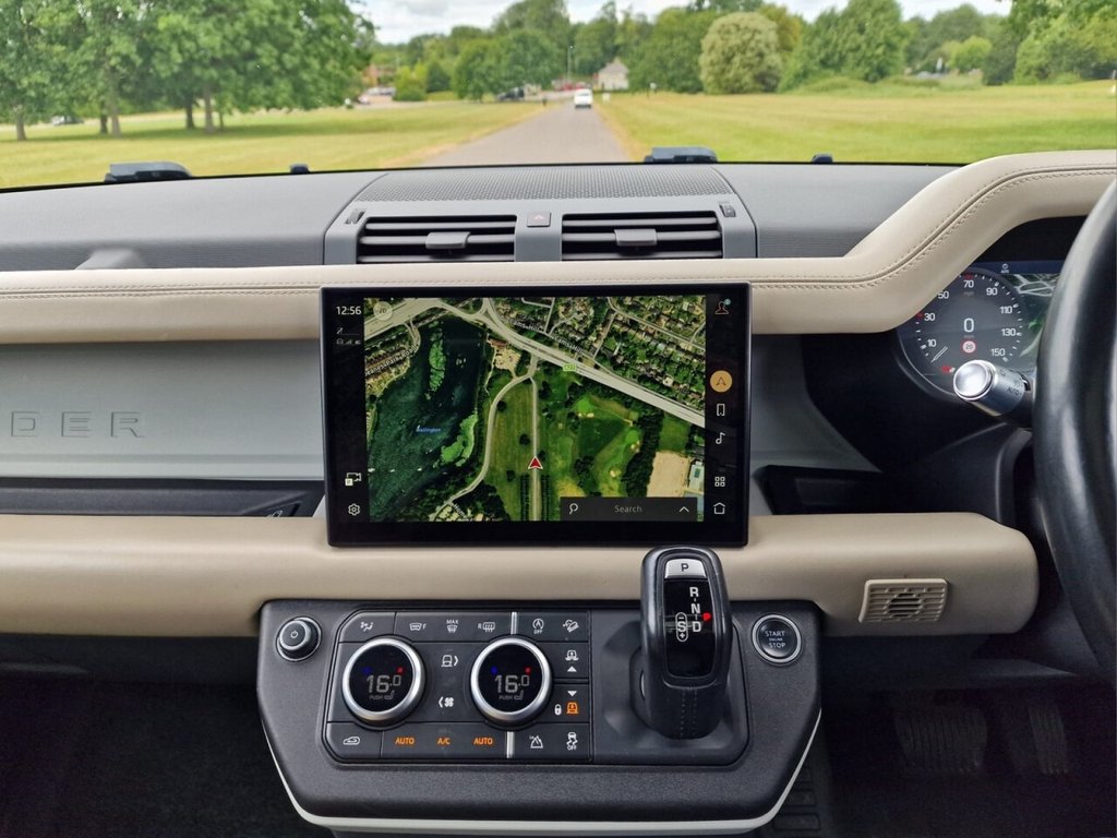 Used Land Rover Defender 2021 for sale - 76716268: Photo 18