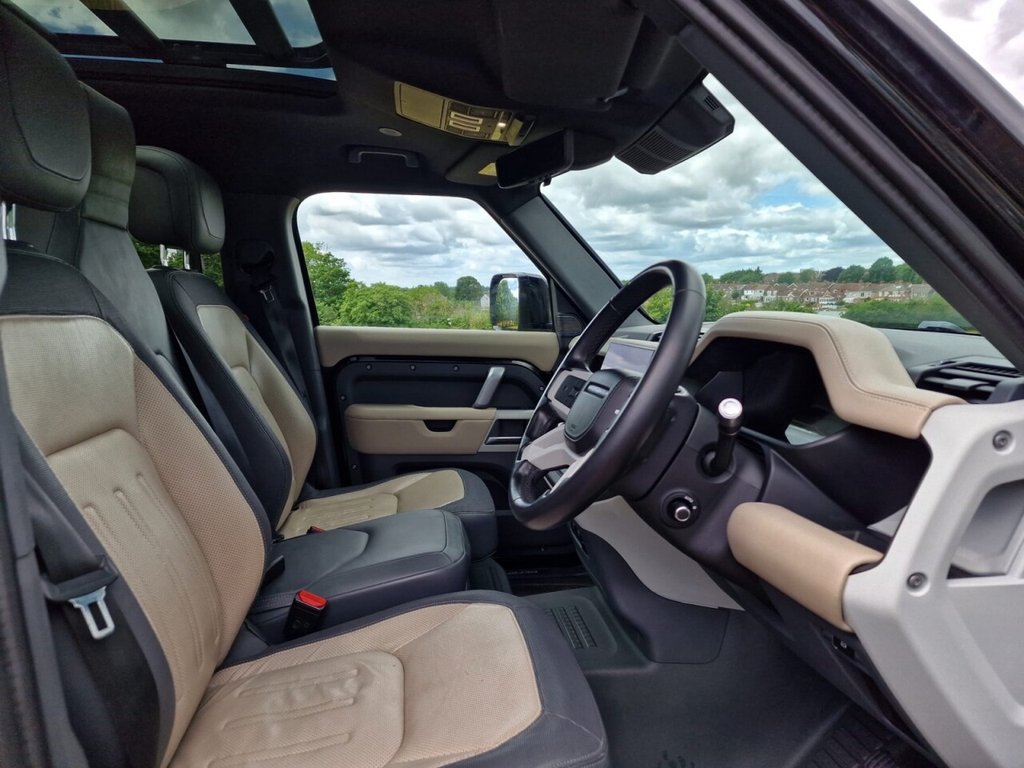 Used Land Rover Defender 2021 for sale - 76716268: Photo 8