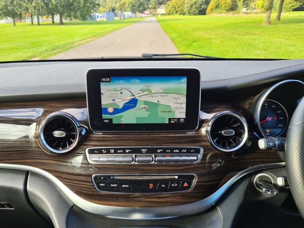 Used Mercedes-Benz V-Class 2019 for sale - 76716240: Photo 15