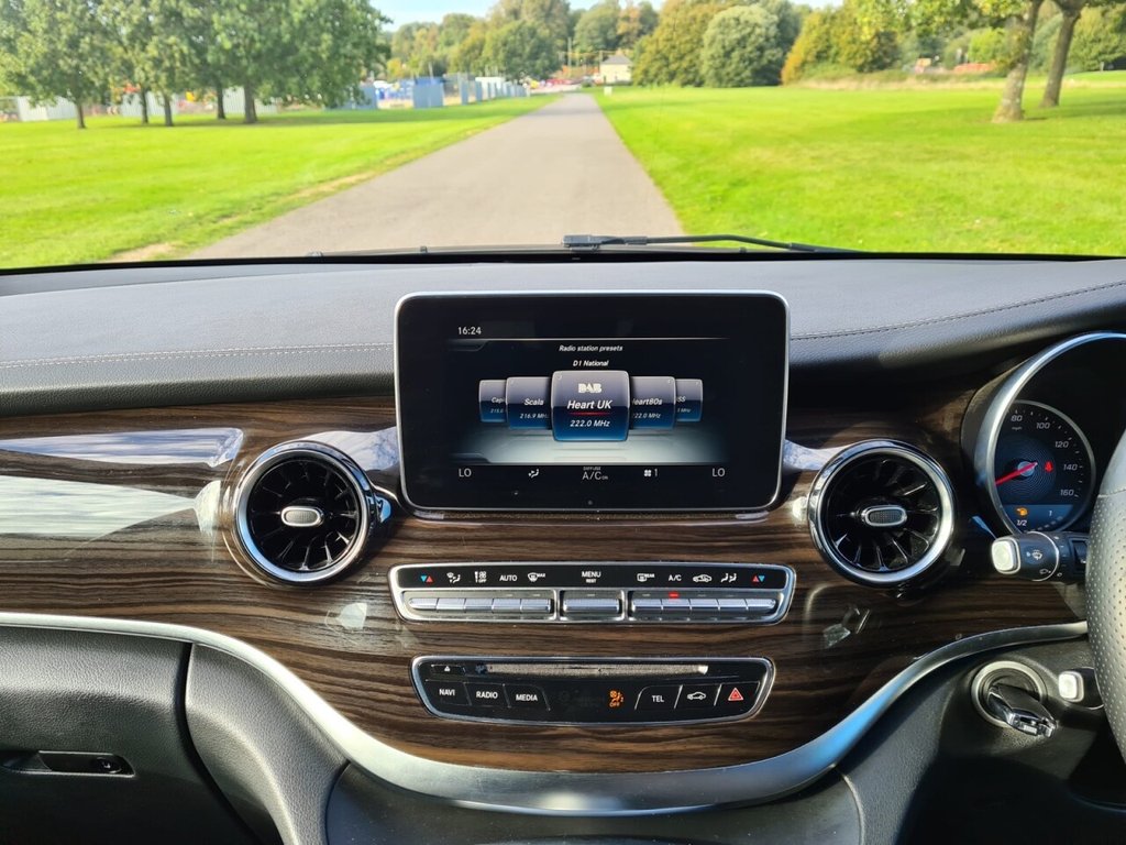 Used Mercedes-Benz V-Class 2019 for sale - 76716240: Photo 16