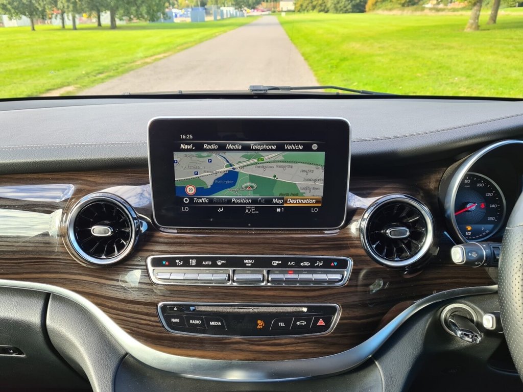 Used Mercedes-Benz V-Class 2019 for sale - 76716240: Photo 20