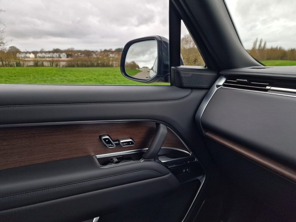 Used Land Rover Range Rover 2025 for sale - 77685331: Photo 12