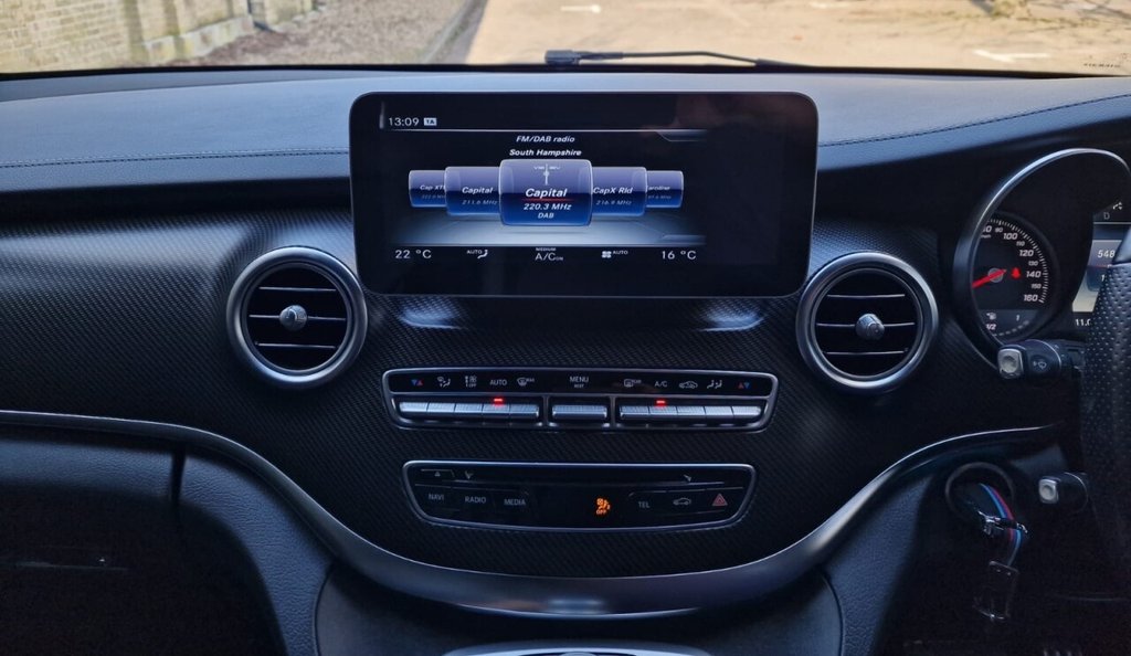 Used Mercedes-Benz V-Class 2017 for sale - 77725909: Photo 19