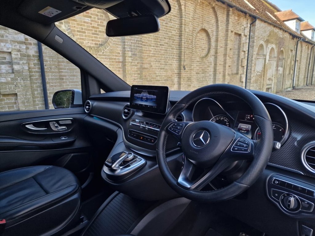 Used Mercedes-Benz V-Class 2017 for sale - 77725909: Photo 23