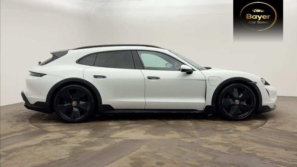 Used Porsche Taycan 2021 for sale - 77634569: Photo 2