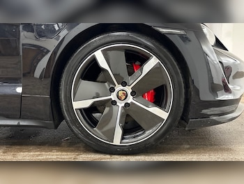 Used Porsche Taycan 2022 for sale - 78302592: Photo