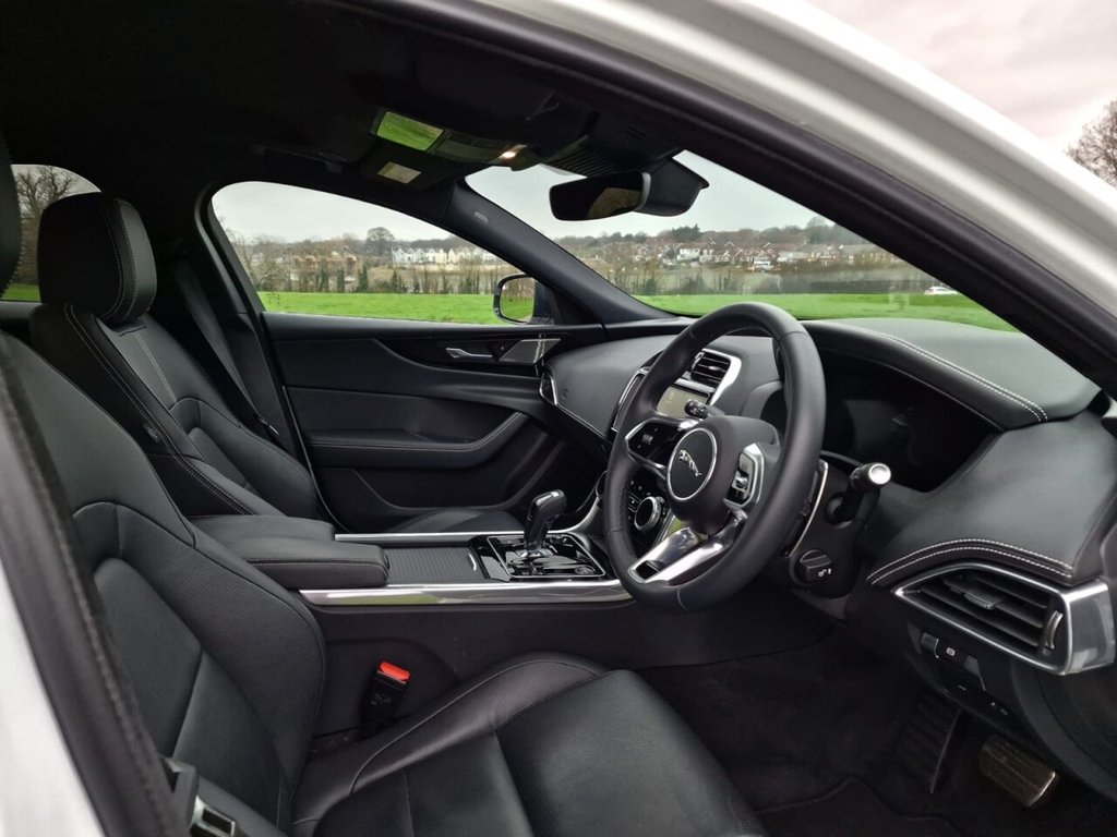 Used Jaguar XE 2023 for sale - 76953998: Photo 8