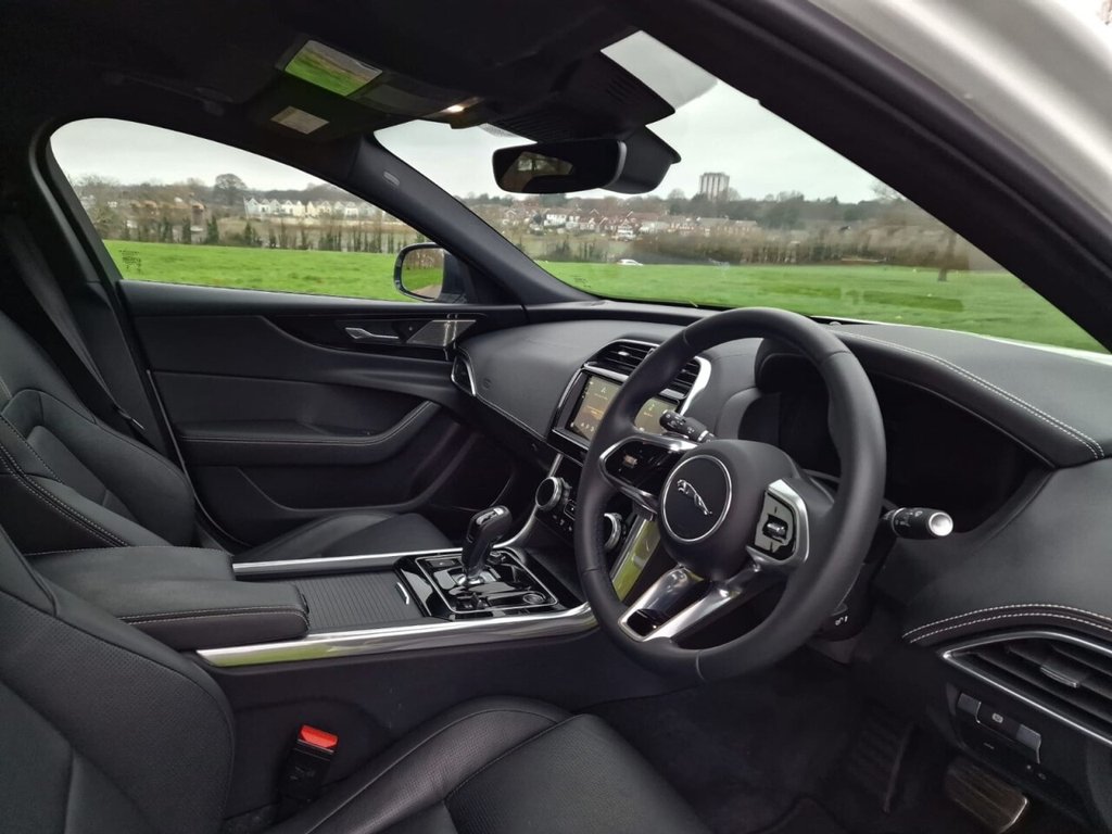 Used Jaguar XE 2023 for sale - 76953998: Photo 9