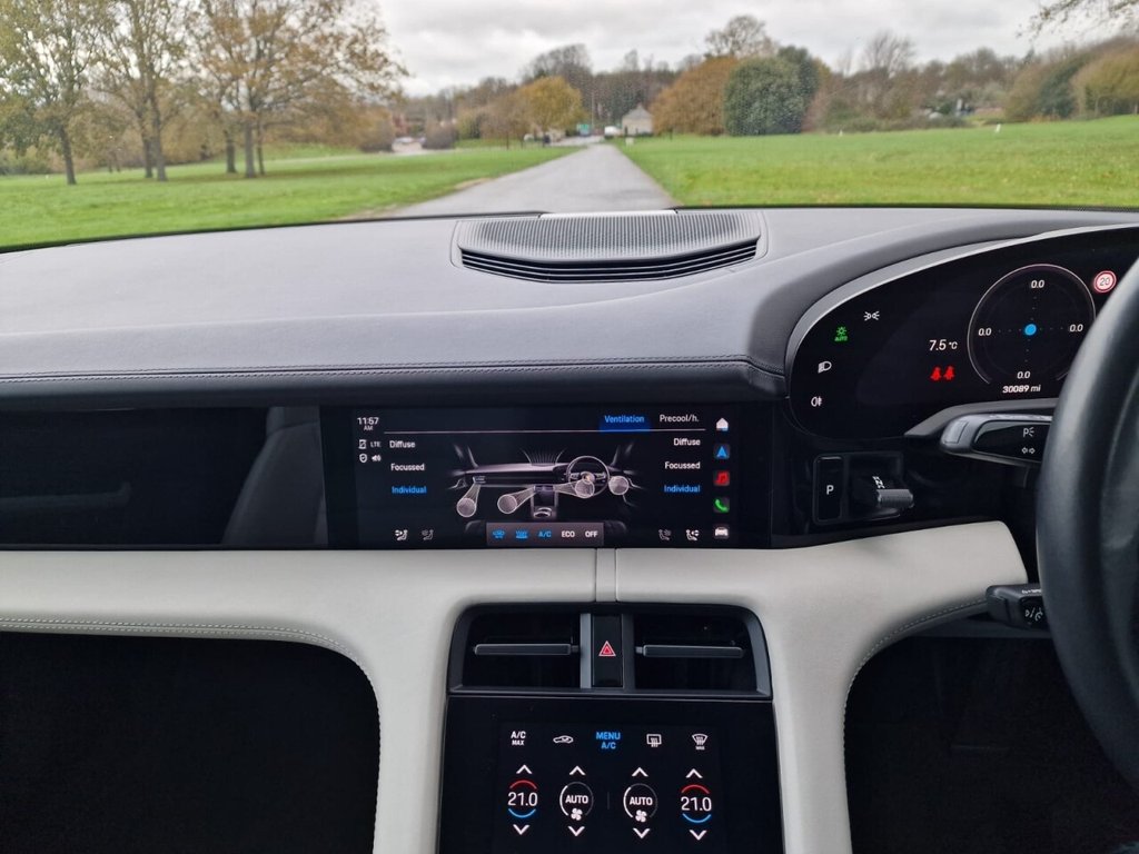 Used Porsche Taycan 2021 for sale - 76716265: Photo 14