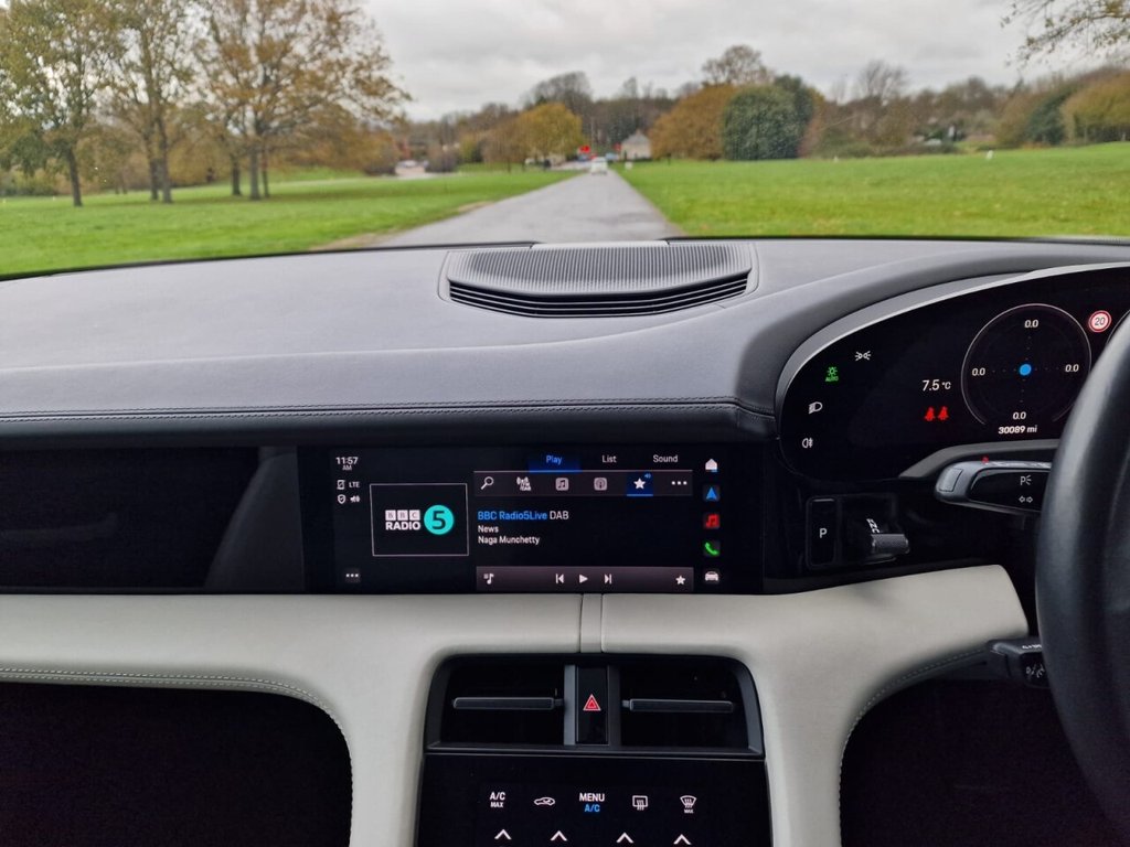 Used Porsche Taycan 2021 for sale - 76716265: Photo 16