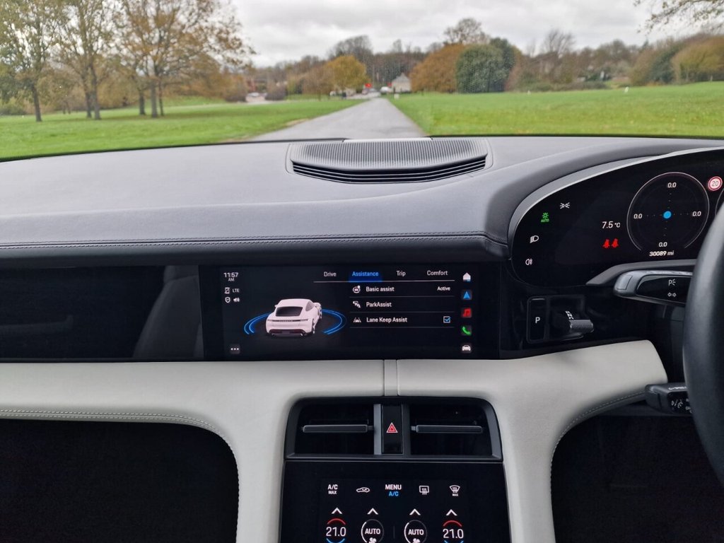 Used Porsche Taycan 2021 for sale - 76716265: Photo 17