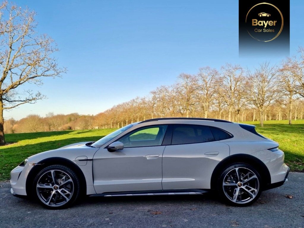 Used Porsche Taycan 2021 for sale - 77050821: Photo 4