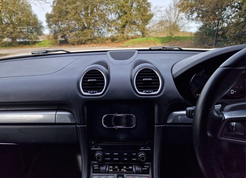 Used Porsche Boxster 2017 for sale - 77588237: Photo 17