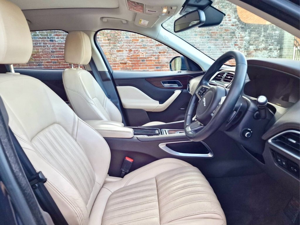 Used Jaguar F-Pace 2017 for sale - 77269097: Photo 7