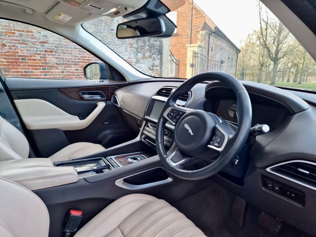 Used Jaguar F-Pace 2017 for sale - 77269097: Photo 9