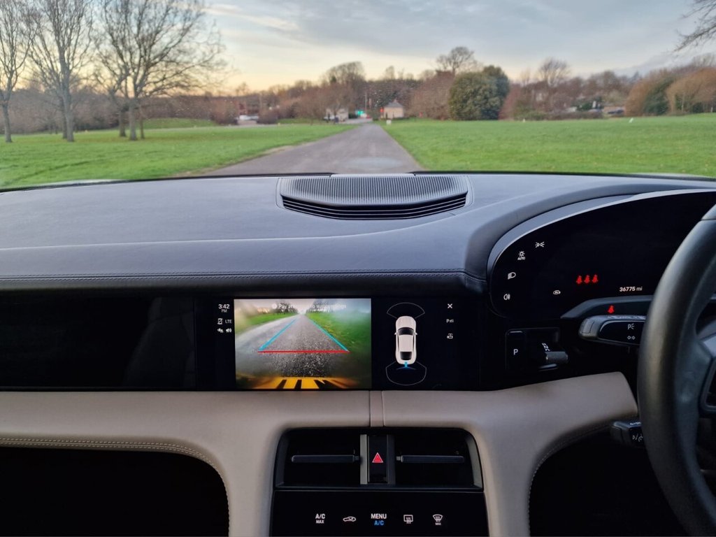 Used Porsche Taycan 2021 for sale - 76927613: Photo 17