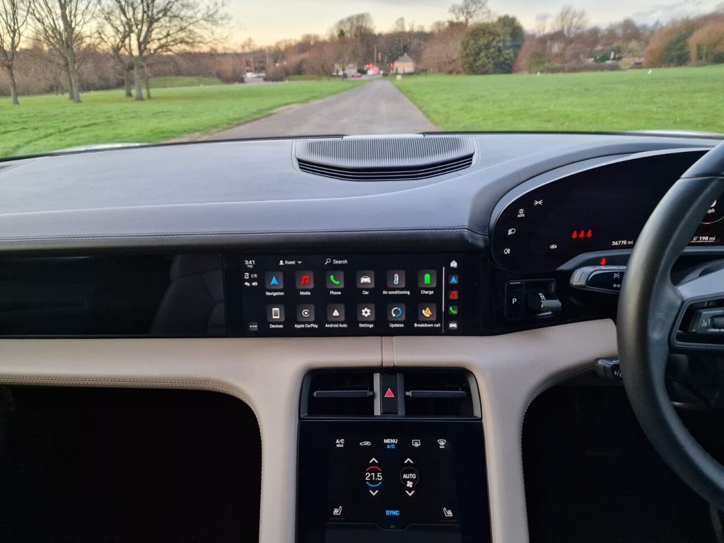 Used Porsche Taycan 2021 for sale - 76927613: Photo 18