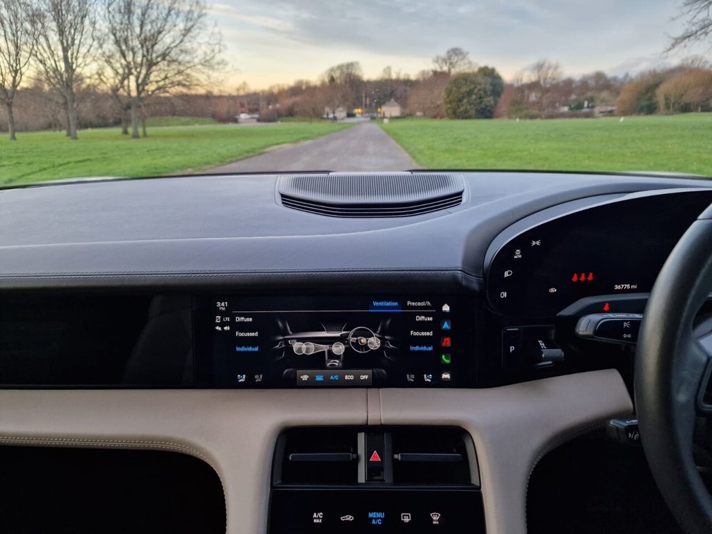 Used Porsche Taycan 2021 for sale - 76927613: Photo 23