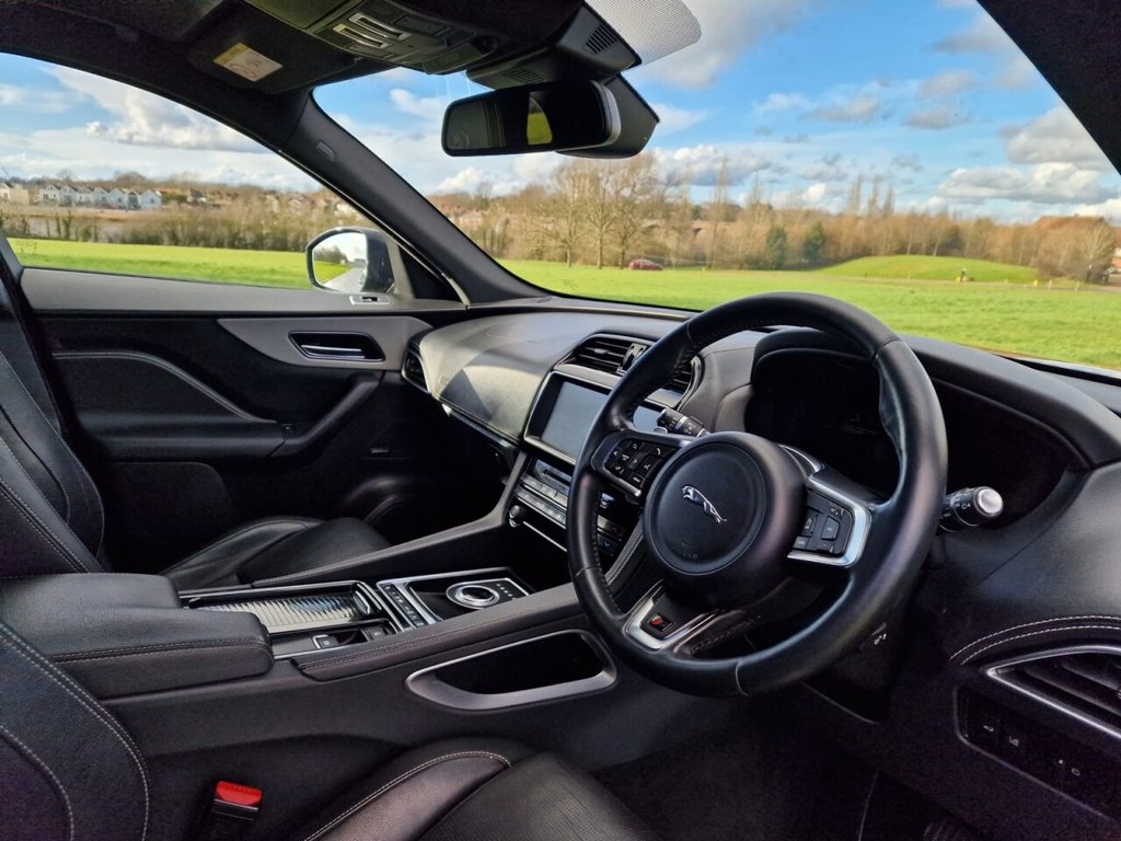 Used Jaguar F-Pace 2016 for sale - 77360068: Photo 9