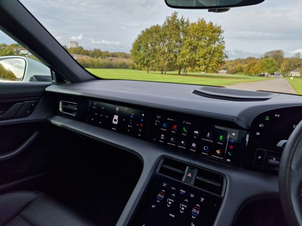 Used Porsche Taycan 2022 for sale - 77287656: Photo 17