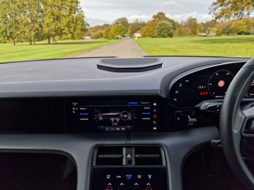 Used Porsche Taycan 2022 for sale - 77287656: Photo 25