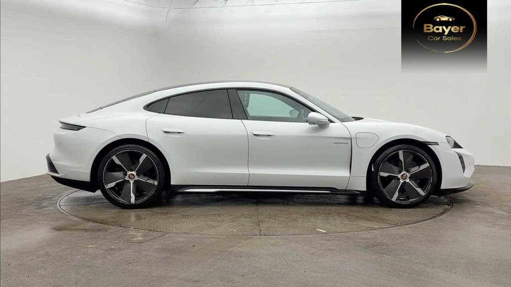 Used Porsche Taycan 2021 for sale - 77884990: Photo 2