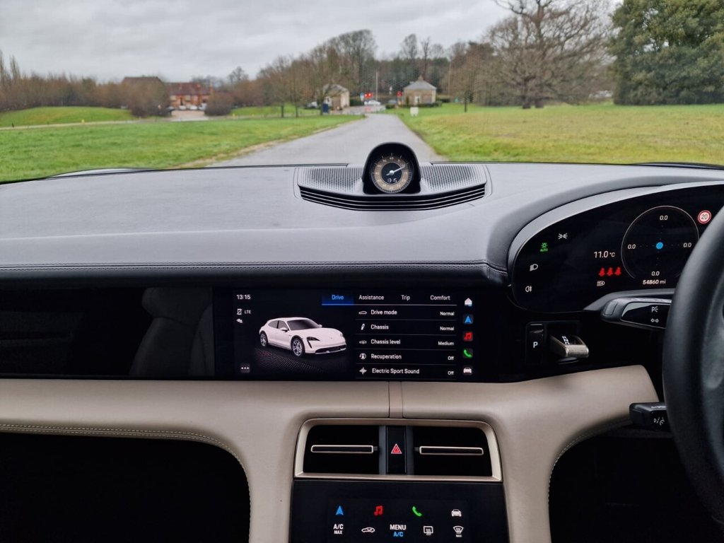 Used Porsche Taycan 2022 for sale - 77193428: Photo 15