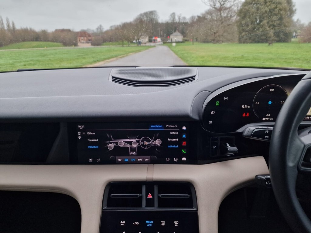 Used Porsche Taycan 2021 for sale - 77600181: Photo 16