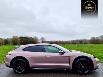 Used Porsche Taycan 2021 for sale - 77600181: Photo