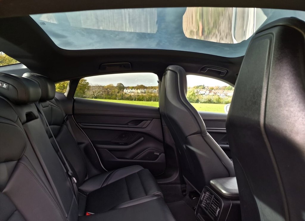 Used Porsche Taycan 2022 for sale - 76716312: Photo 11