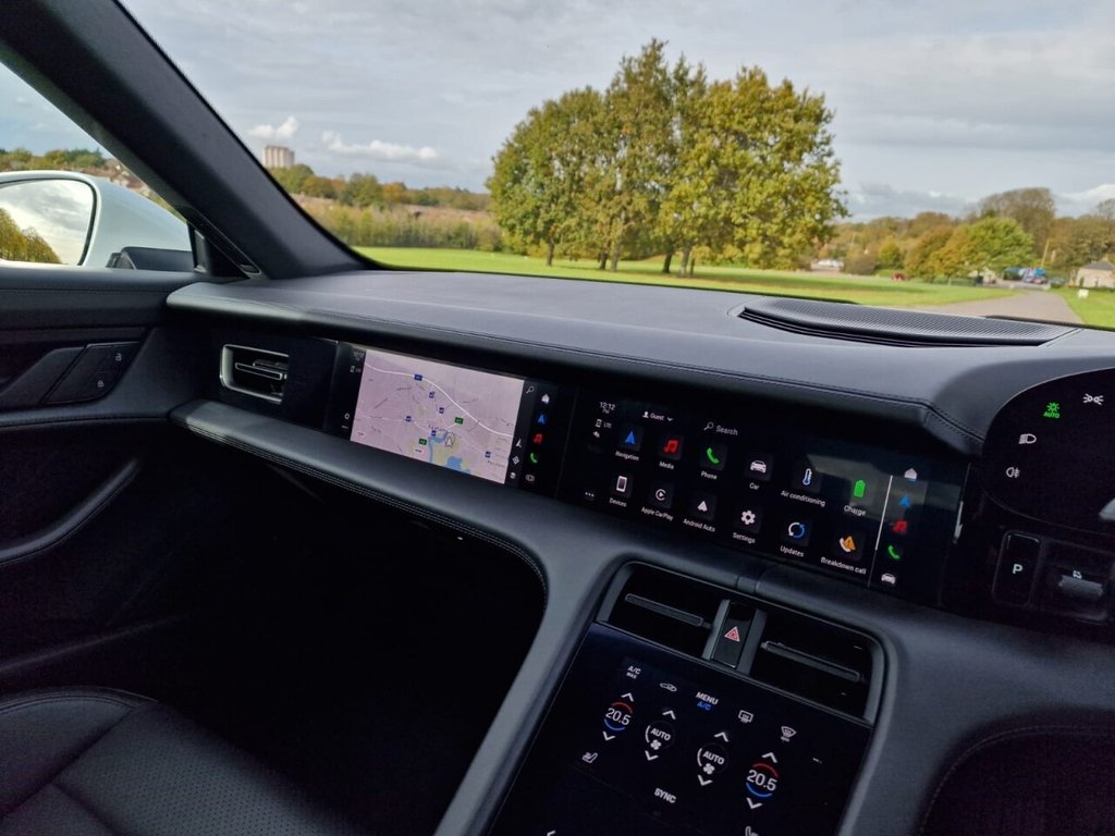 Used Porsche Taycan 2022 for sale - 76716312: Photo 14