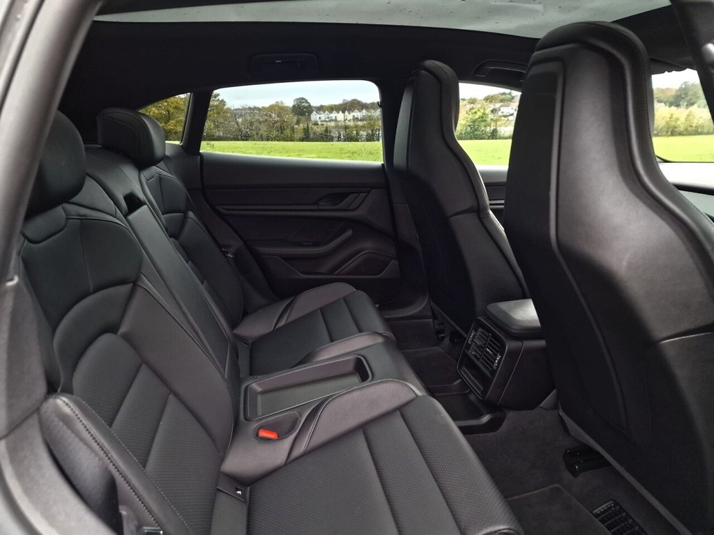 Used Porsche Taycan 2022 for sale - 76716332: Photo 10