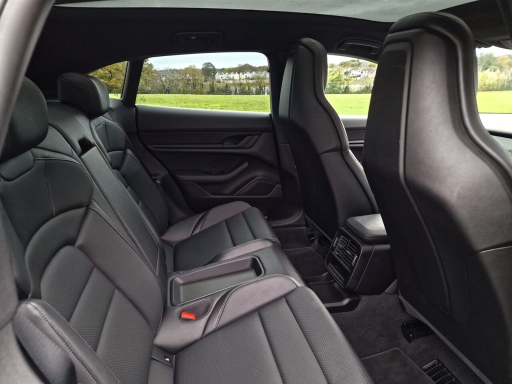 Used Porsche Taycan 2022 for sale - 76716332: Photo 11