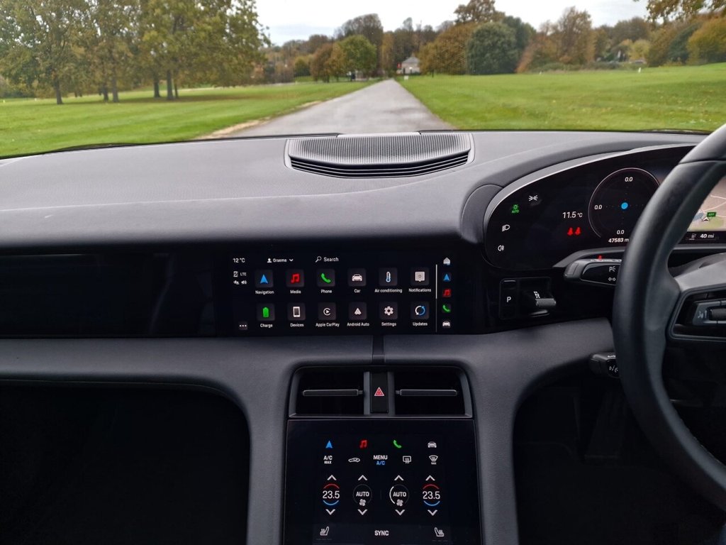 Used Porsche Taycan 2022 for sale - 76716332: Photo 14