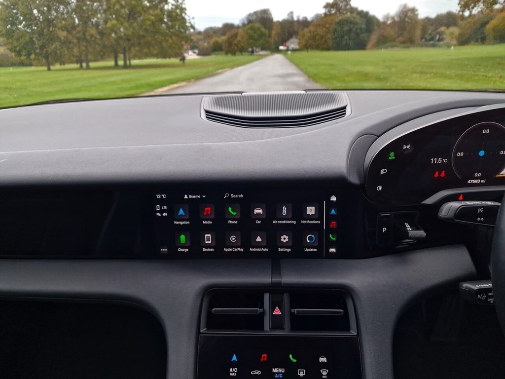 Used Porsche Taycan 2022 for sale - 76716332: Photo 18