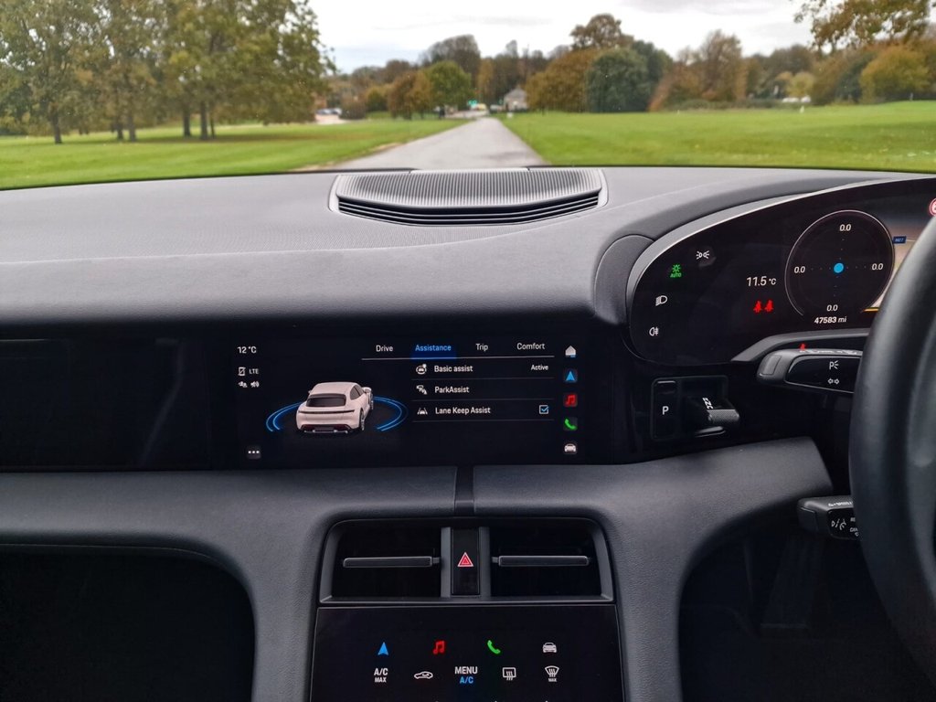 Used Porsche Taycan 2022 for sale - 76716332: Photo 19