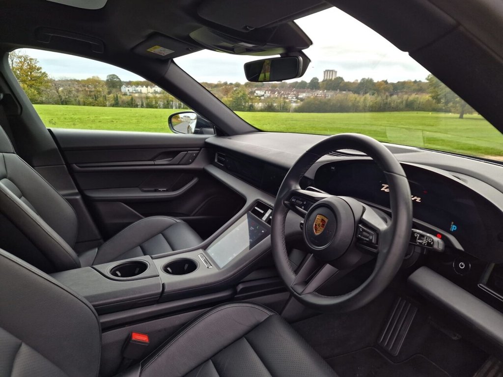 Used Porsche Taycan 2022 for sale - 76716332: Photo 9