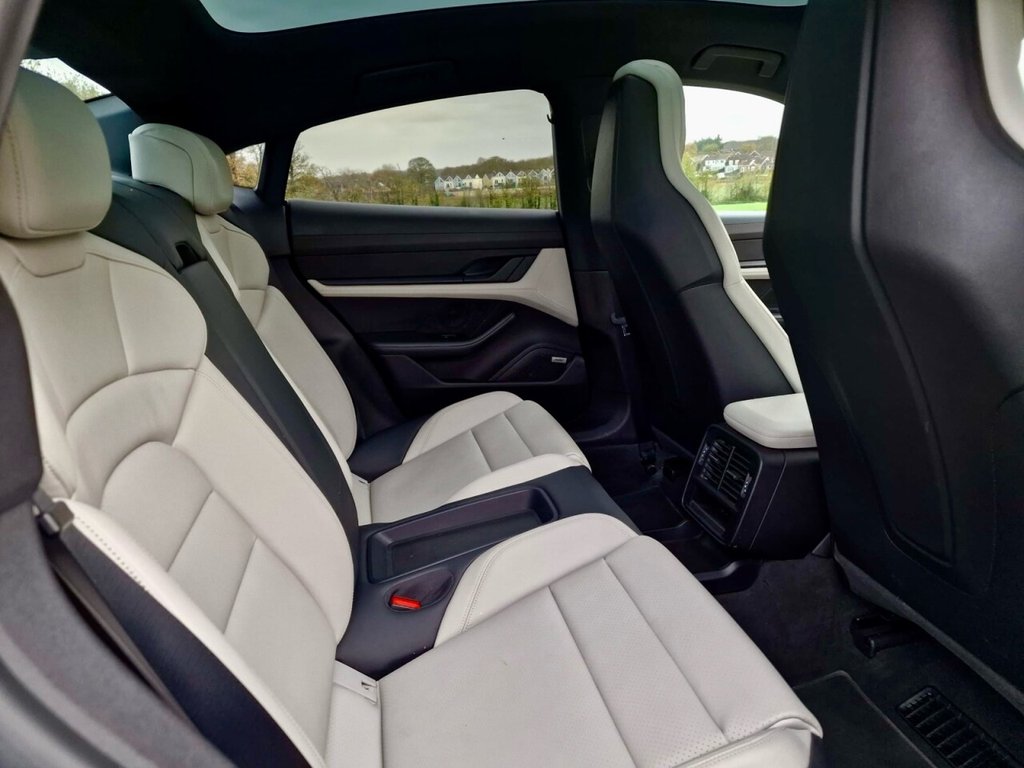 Used Porsche Taycan 2021 for sale - 76716249: Photo 10