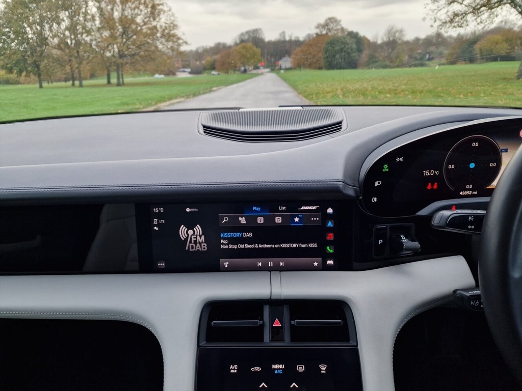 Used Porsche Taycan 2021 for sale - 76716249: Photo 17