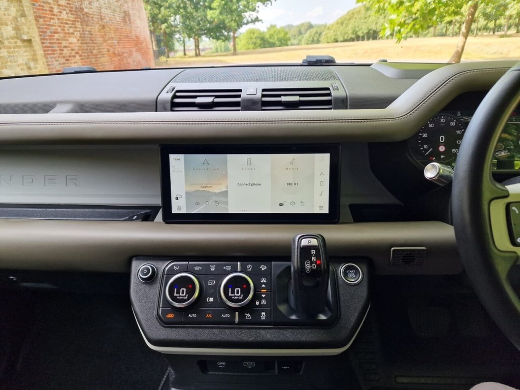 Used Land Rover Defender 2020 for sale - 76716285: Photo 15