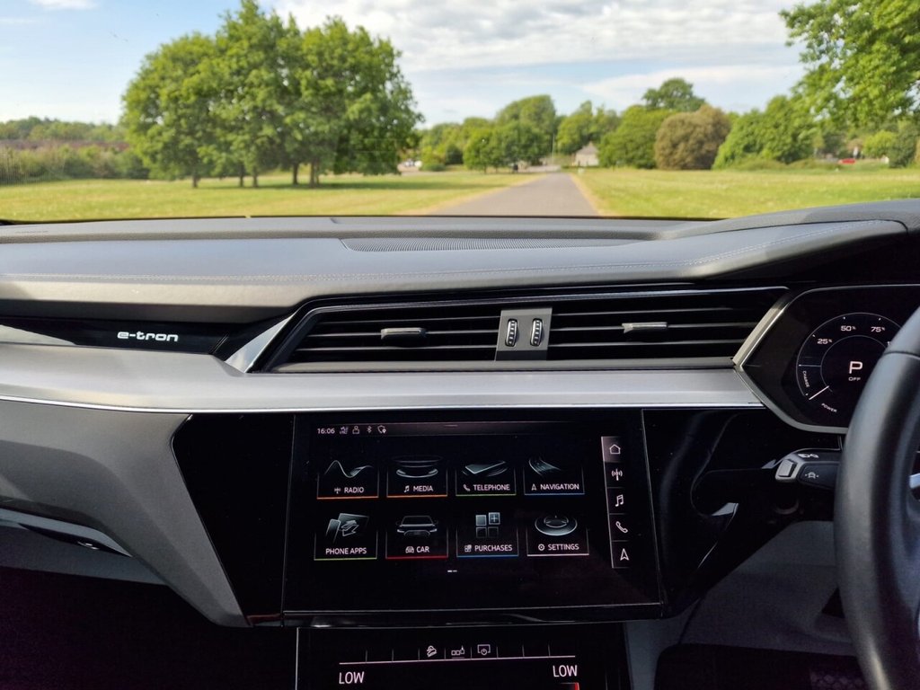 Used Audi e-tron 2020 for sale - 76716259: Photo 16